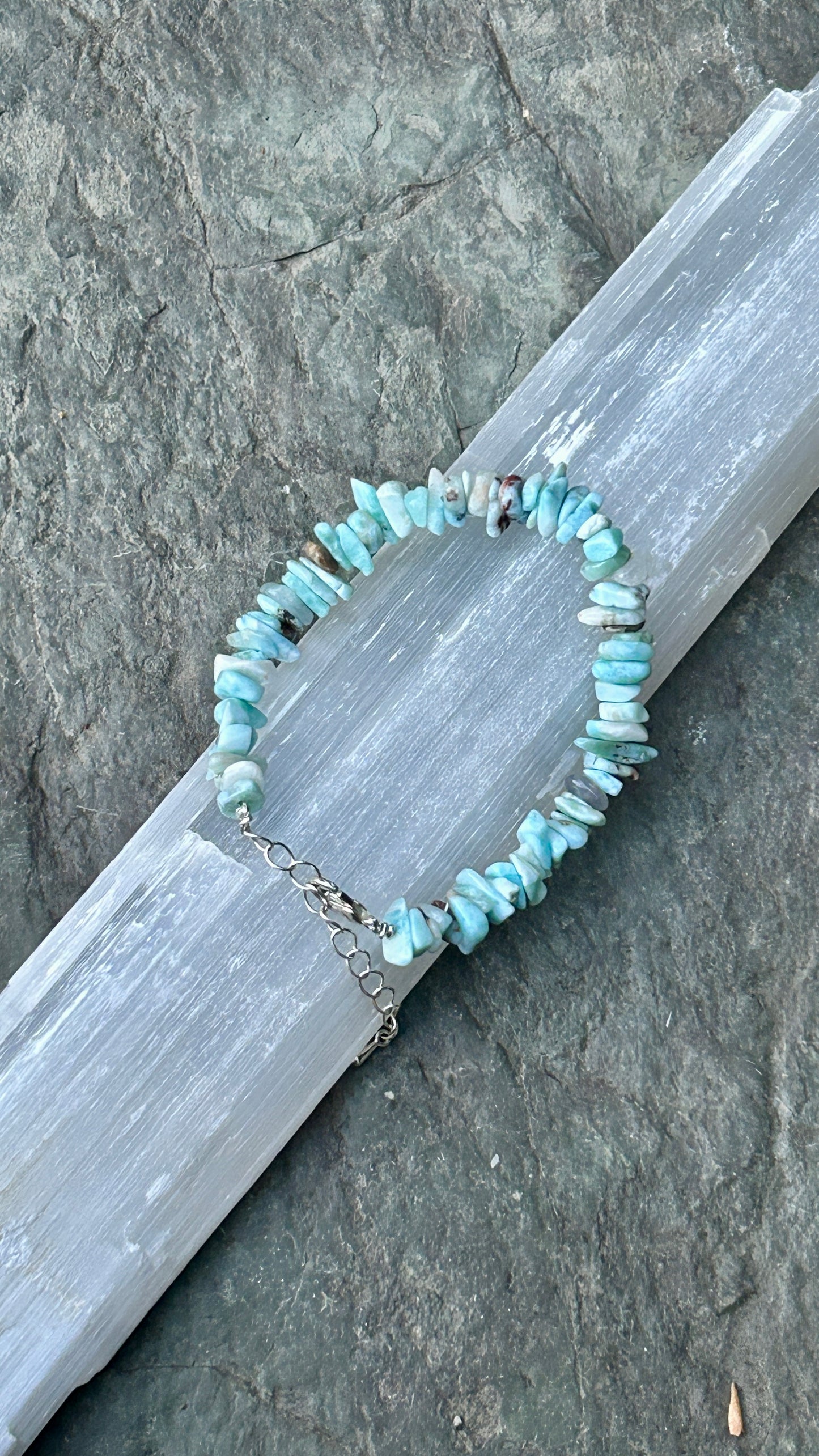 Larimar Chips Bracelet with a Clasp (sizable)